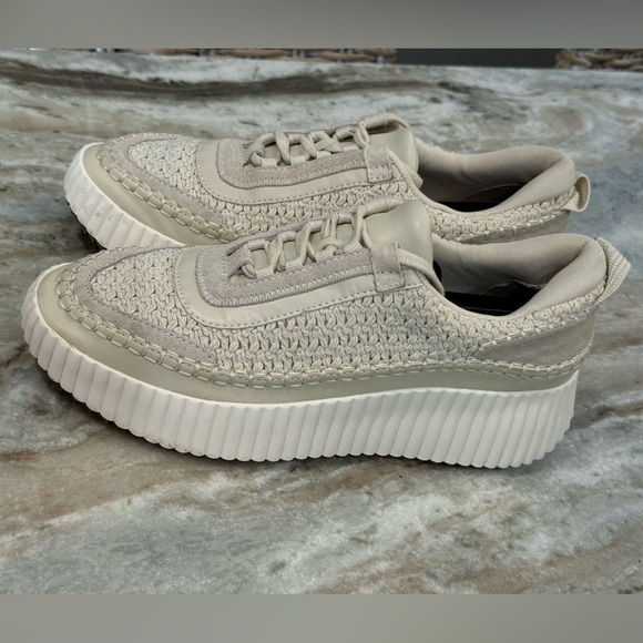 Women’s DOLCE VITA Dolen sandstone platform sneakers- Size 9.5 - Picture 3 of 9